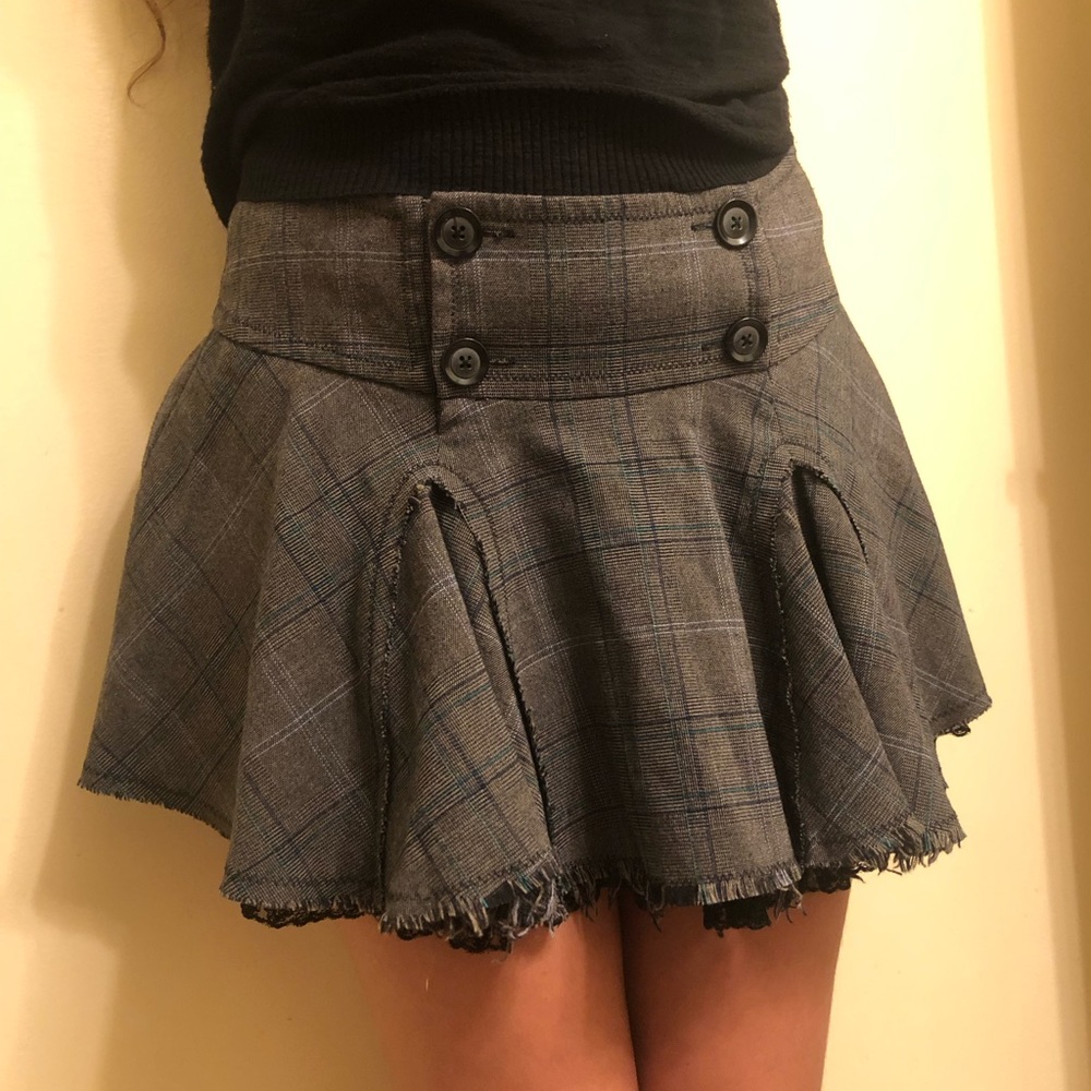 Guess Jeans Gray Plaid Mini Skirt with Lace Trim EUC